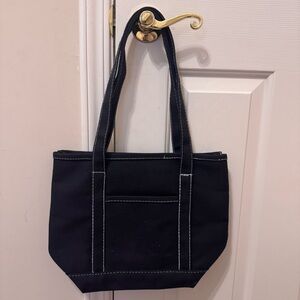 black tote bag